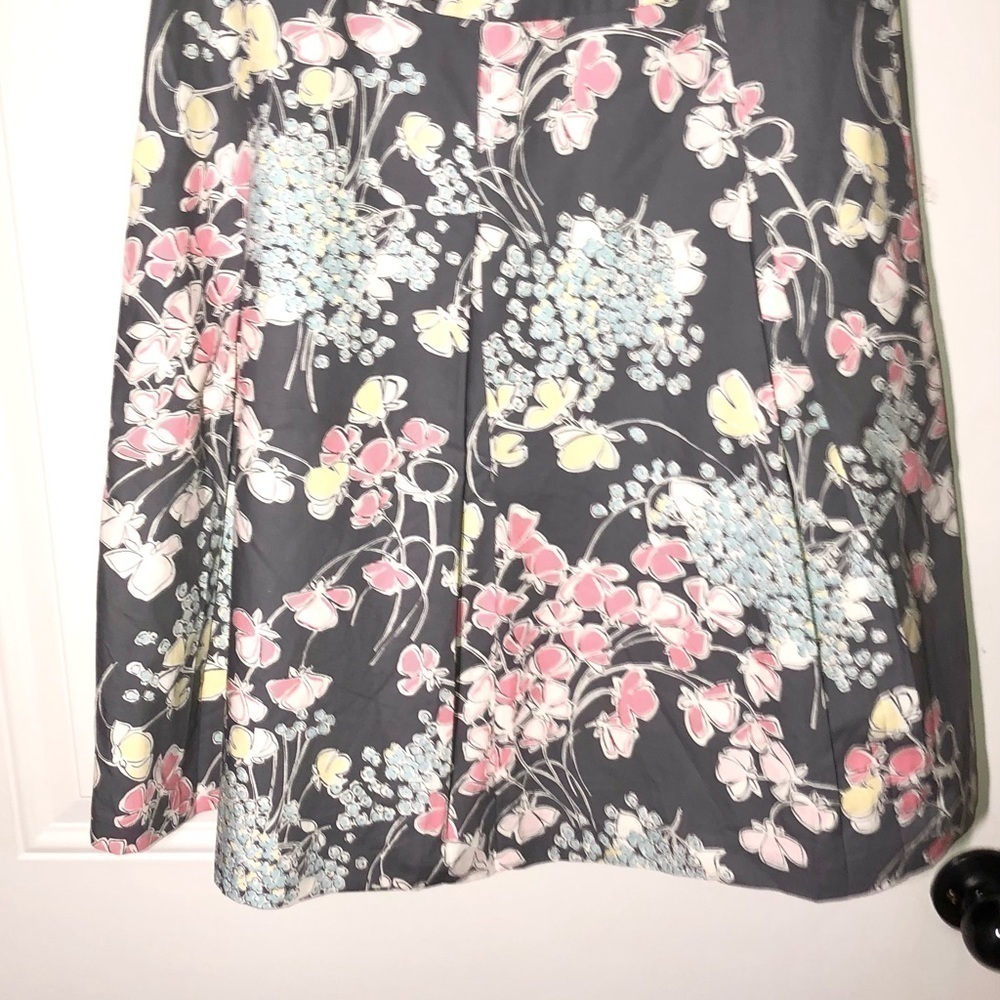 Talbots Aline Skirt Gray with floral design in Pink, yellow and white Size 6 - Picture 7 of 8